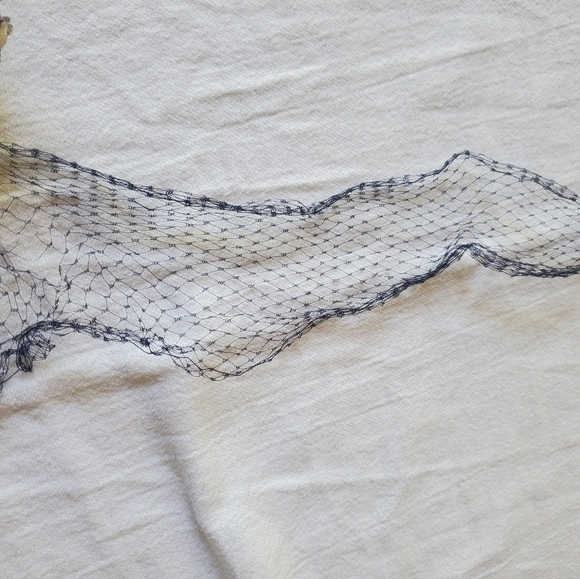 Famous Barr Co. Vintage Veiled Tie Hat - Picture 11 of 12